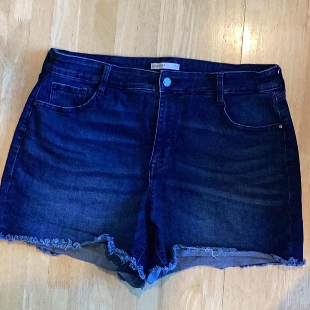NINE WEST JEANS SHORTS, SIZE 16, great condition.